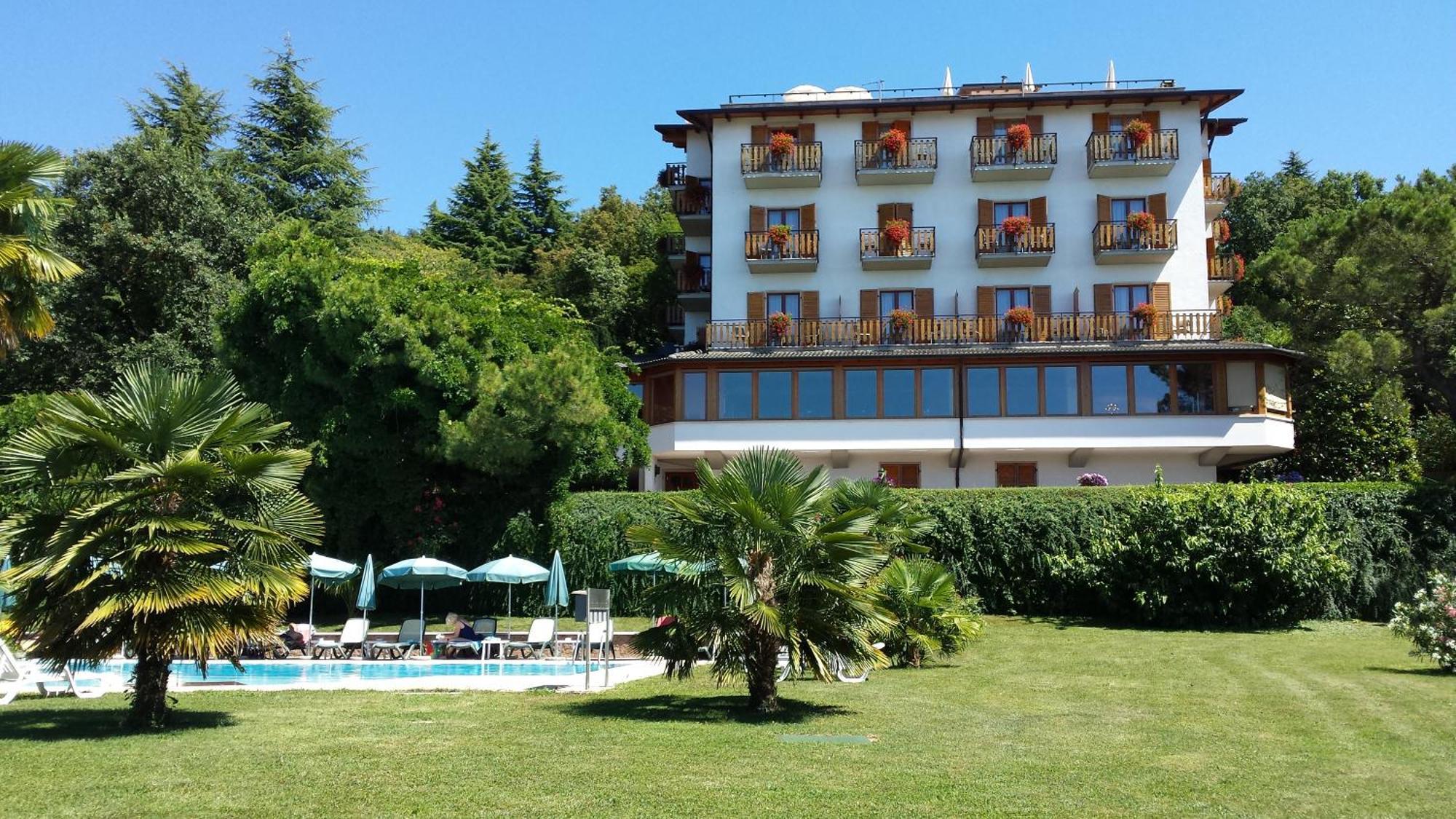 Hotel Diana San Zeno di Montagna Exterior foto